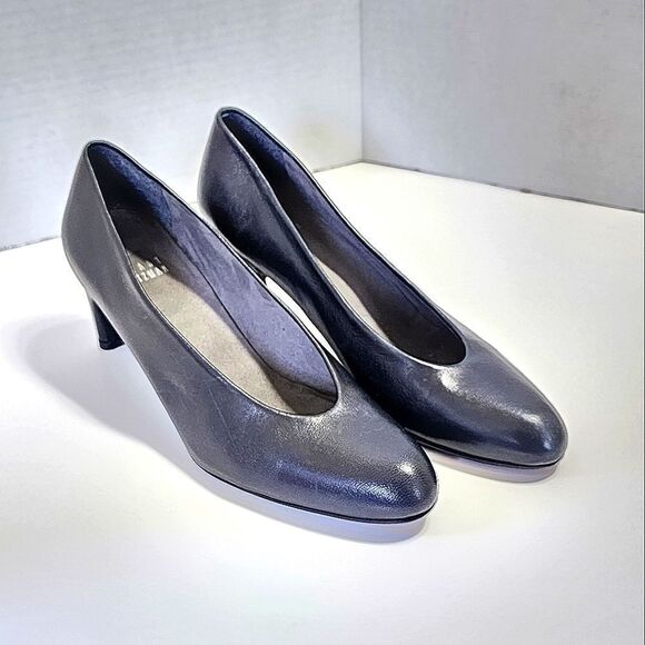 Stuart Weitzman  - Picture 1 of 8